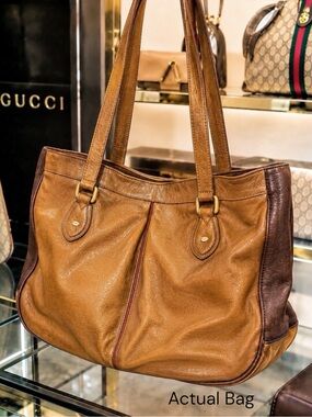 STOP SCROLLING AUTHENTIC VINTAGE GUCCI TAN LARGE SHOULDER TOTE-SIGNATURE STRIPE-